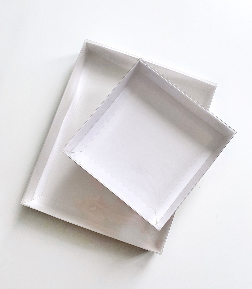 Коробка с прозрачной крышкой 26х21х3 см, белая, самосборная, крафт картон