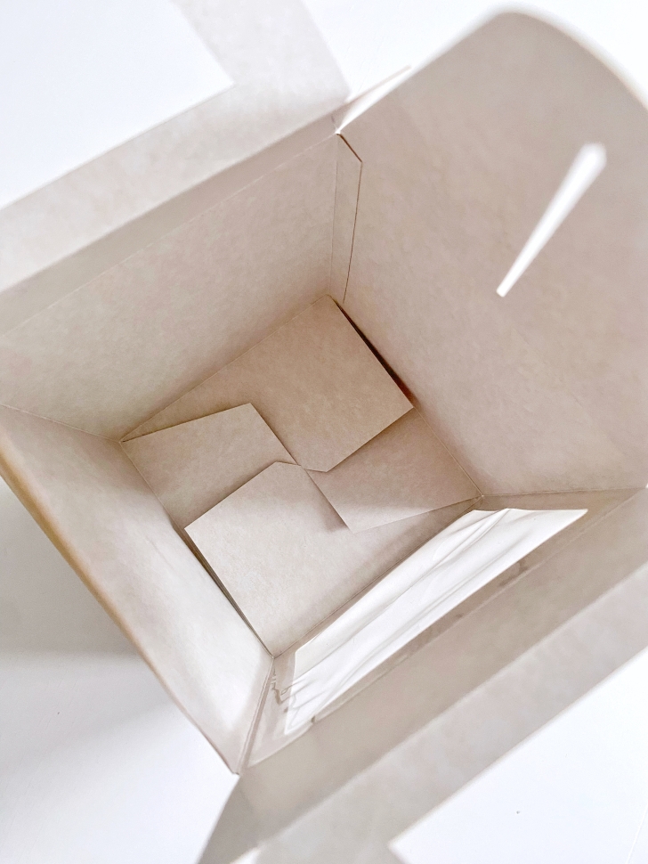 Коробка для кулича с окном 15х15х18 см., бурая