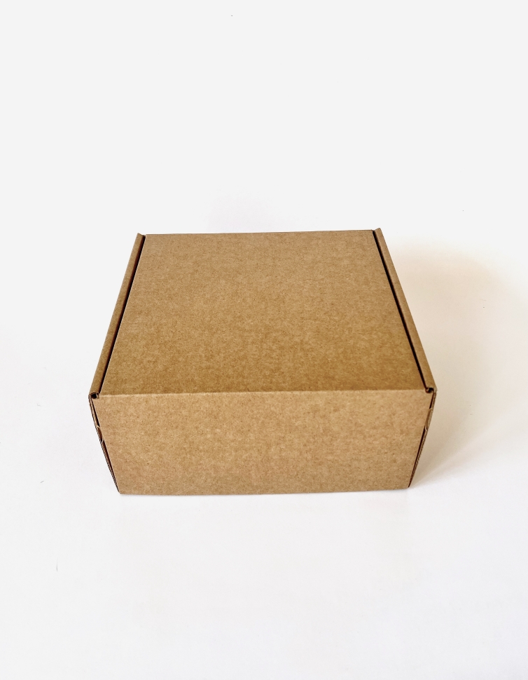 Коробка из гофрокартона, 20х20х10 см. 