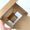 Коробка с круговым окном 32 см, бурая, самосборная, микрогофрокартон 