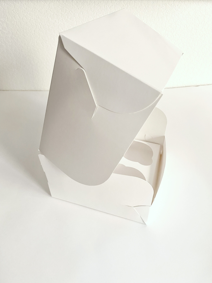 Коробка с окном для капкейков/маффинов на 4 шт., 16х16х10 см., белая