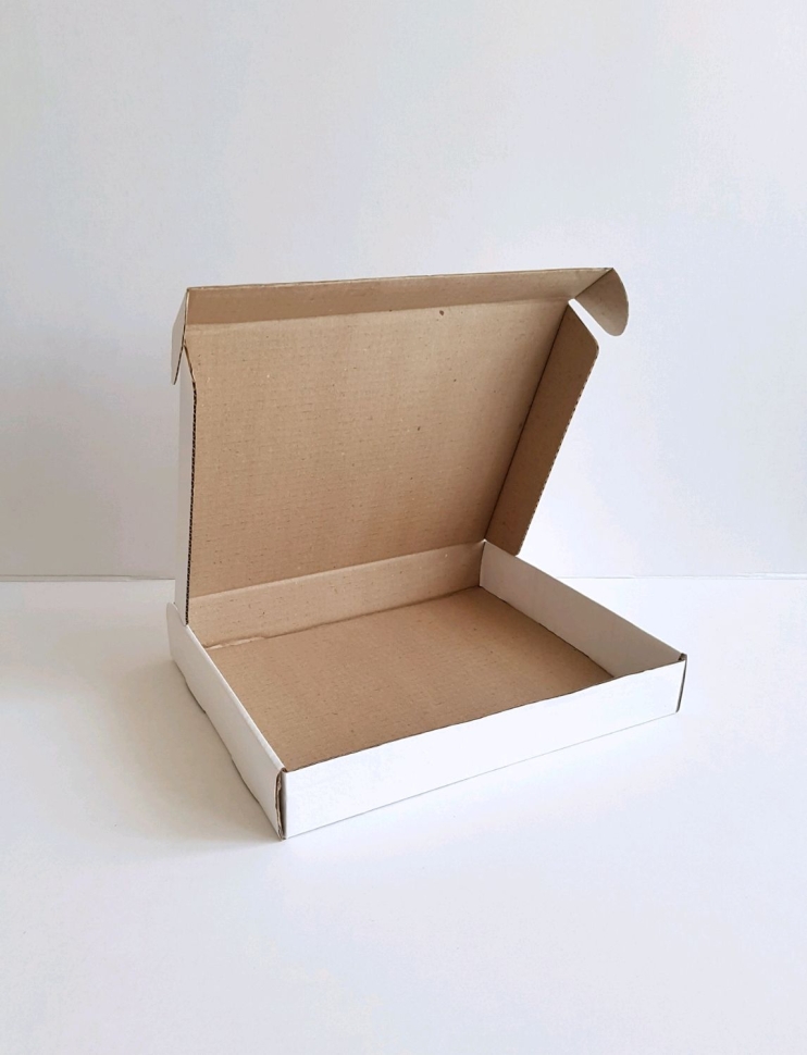 Коробка из гофрокартона, 29х24х4,5 см.