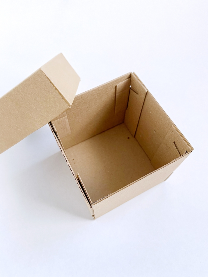 Коробка-кубик с крышкой бур, 10х10х10 см.