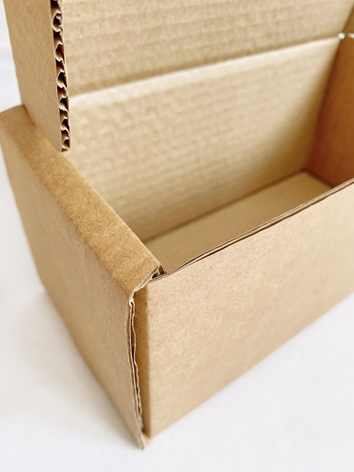 Коробка из гофрокартона, 20х10х10 см. 