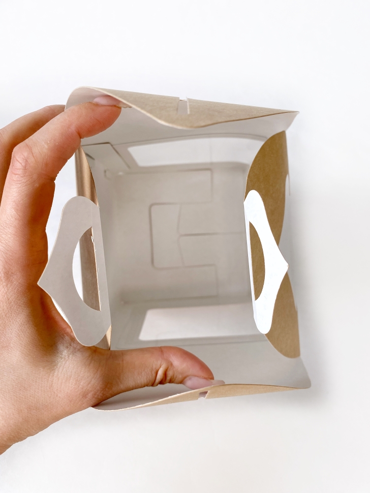 Коробка для кулича с окном 14х14х16 см, бурая, самосборная, крафт картон