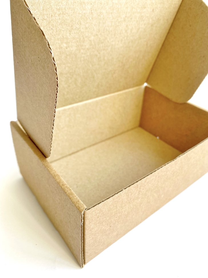Коробка из гофрокартона, 16х11х6 см. 